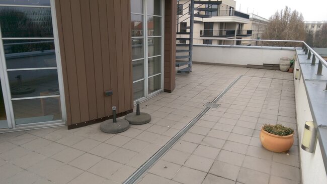 Terrasse collée avant rénovation