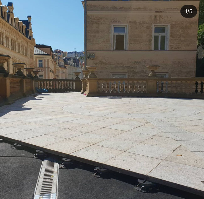 Rénovation de terrasse dans un bâtiment historique à Karlovy Vary 5