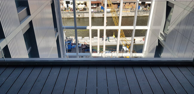 Terrasse composite finie avec vue