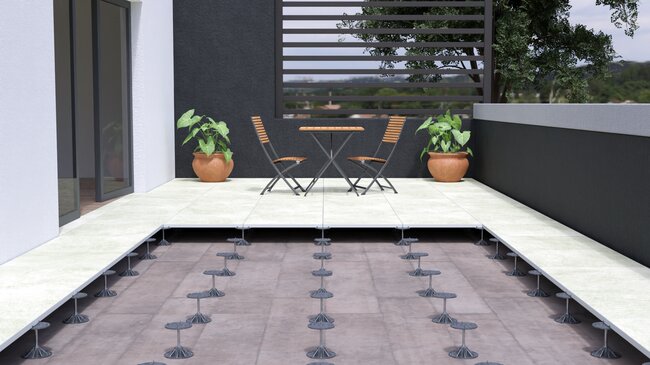Visualisation de l'installation des dalles de terrasse sur des plots réglables en aluminium NRO