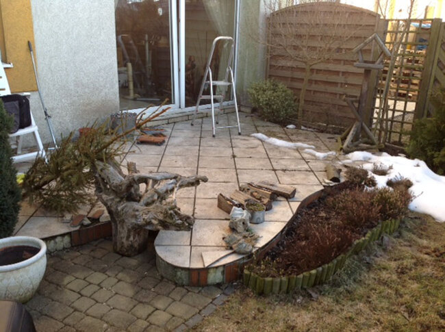 Ancienne terrasse endommagée avant rénovation