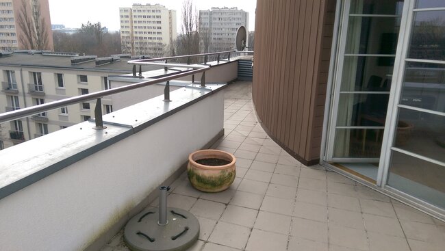 Terrasse Surélevée avec dalles en céramique sur plots réglables