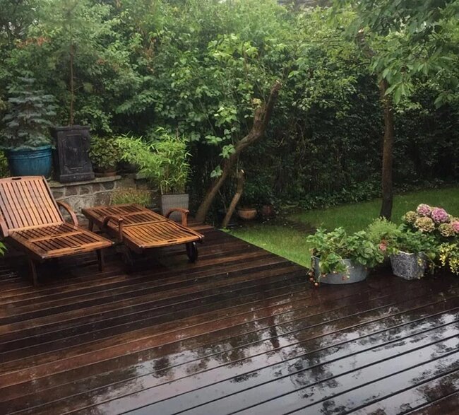 Photo en cours de rénovation d'une terrasse réalisée selon la technique traditionnelle collée