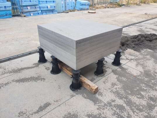 Images of the first pages of the Technical Assessment documentation for the DD PEDESTALS adjustable pedestal system and the EPD environmental declaration document.