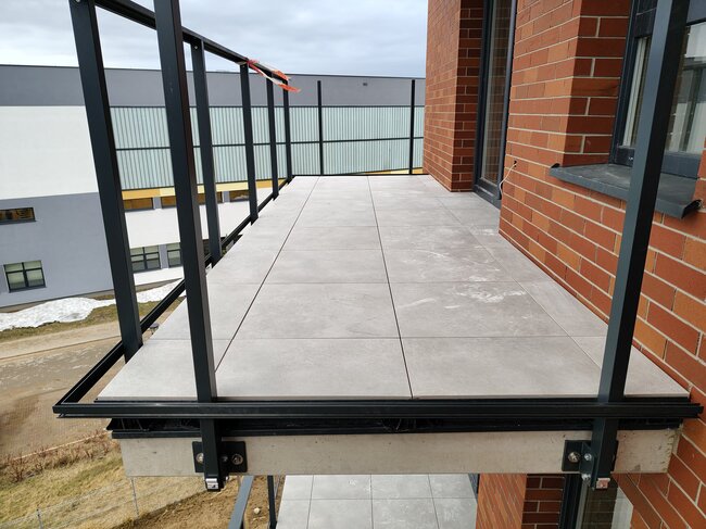 Terrasse Surélevée sur lambourdes sur un projet hôtelier