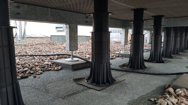 Plots réglables de terrasse en caoutchouc SBR sous la structure du plancher surélevé