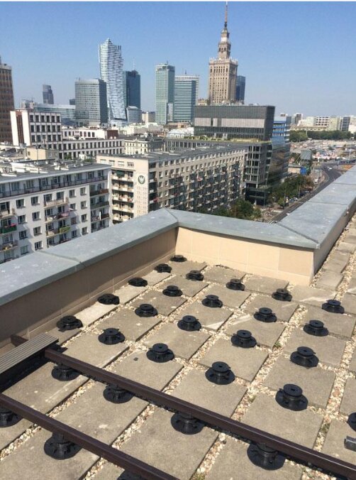 Étape par étape, la pose des dalles de terrasse sur plots 11