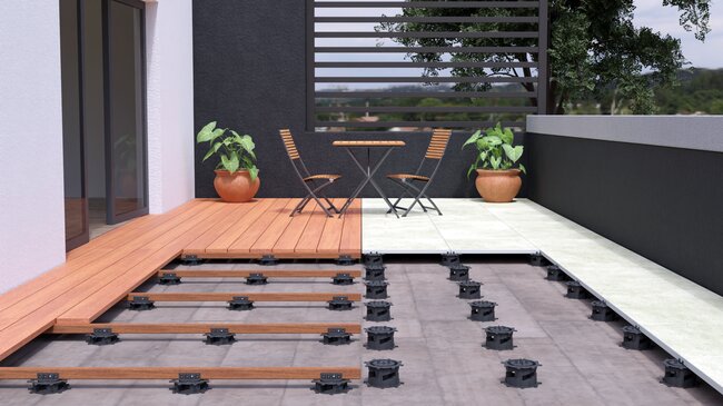 Moderne terrasse surélevée en lames et dalles sur plots SPIRAL